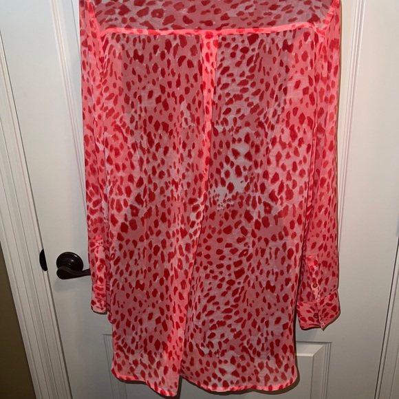A.N.A. Womens Shirt size L Pink red leopard Long Sleeve Pockets Lightweight - Picture 10 of 10
